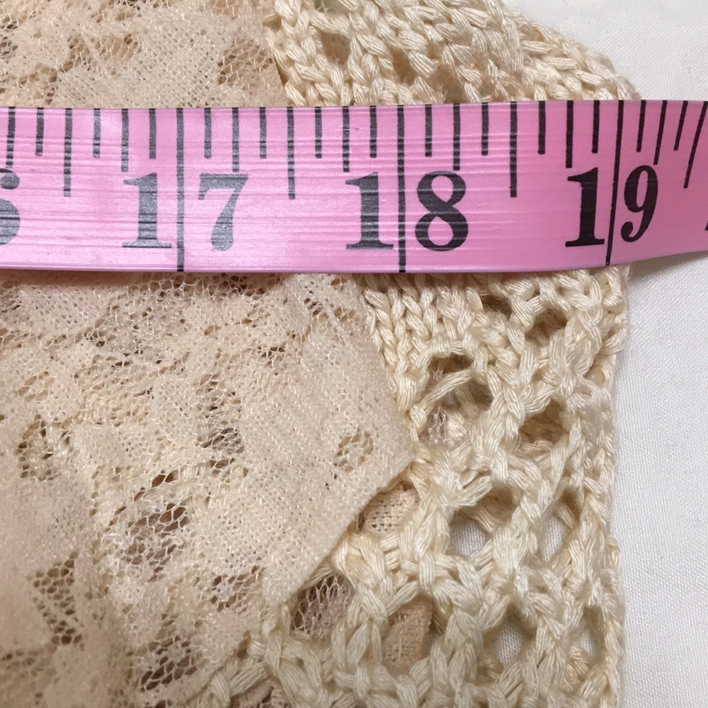 NWT Beige Open Knit crochet Lace Vest S M drapes - Picture 6 of 9
